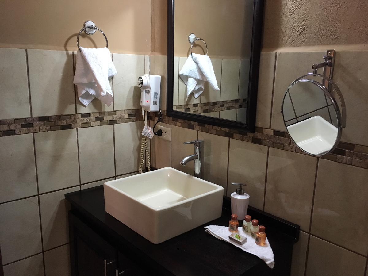 Hotel Hacienda El Rodeo Vueltas Dış mekan fotoğraf